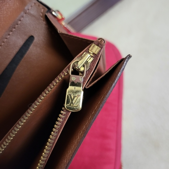 Louis Vuitton Brown Monogram Sarah Wallet - Picture 14 of 14